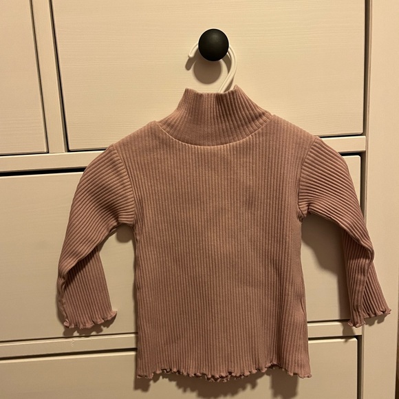 ZARA scalloped turtleneck - Picture 3 of 3